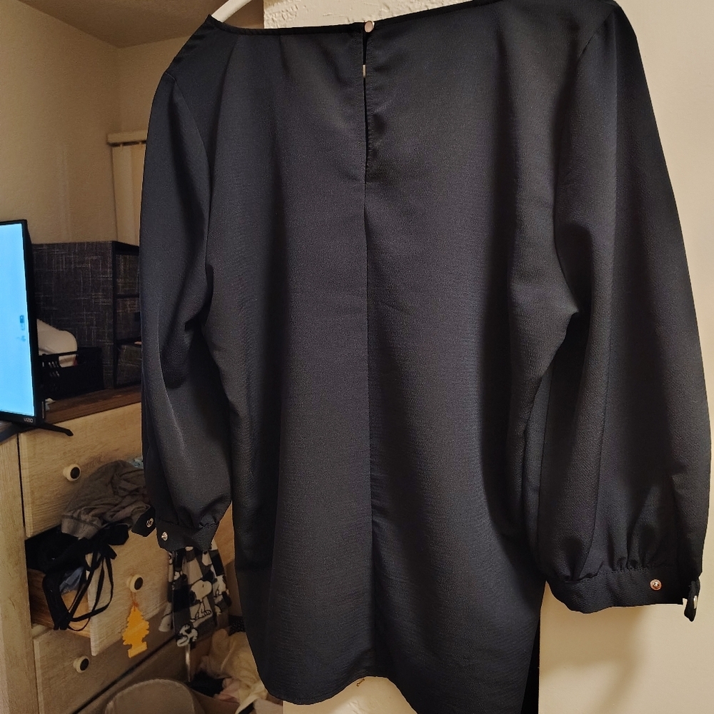 Cute black top for sale - Picture 4 of 5